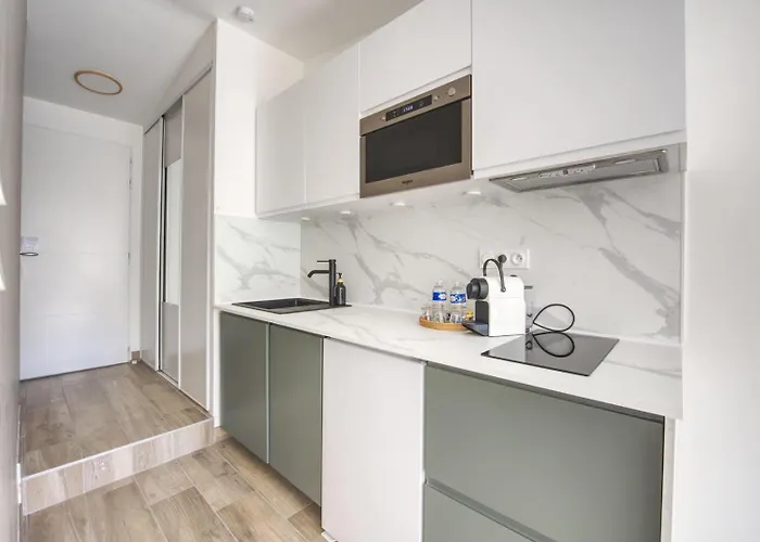 Appartement Emeraude ~ Jardin ~ Parking ~ Climatisation *